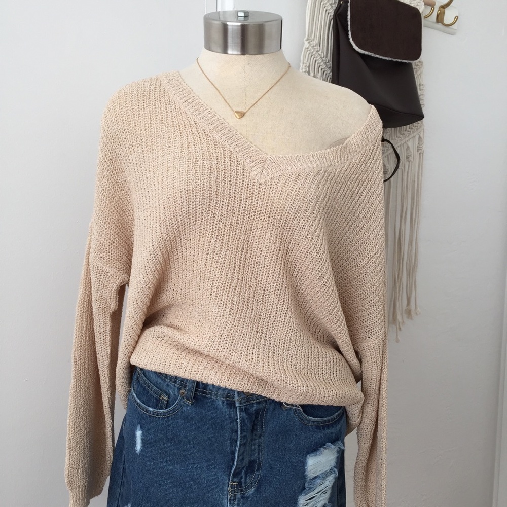 ❗️One Left❗️NWT V-Neck Long Sleeve Sweater - Picture 2 of 7